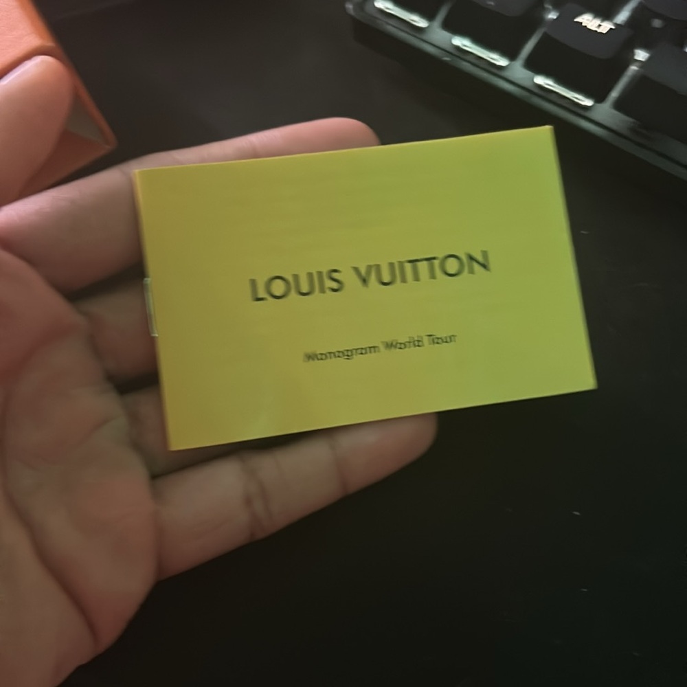 Louis Vuitton Black Men's Wallet - Picture 5 of 6